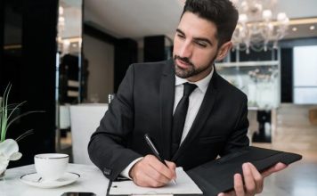 What is a High Net Worth Individual (HNWI)? What is a High Net Worth Individual (HNWI)?